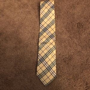 Burberry pale yellow check tie